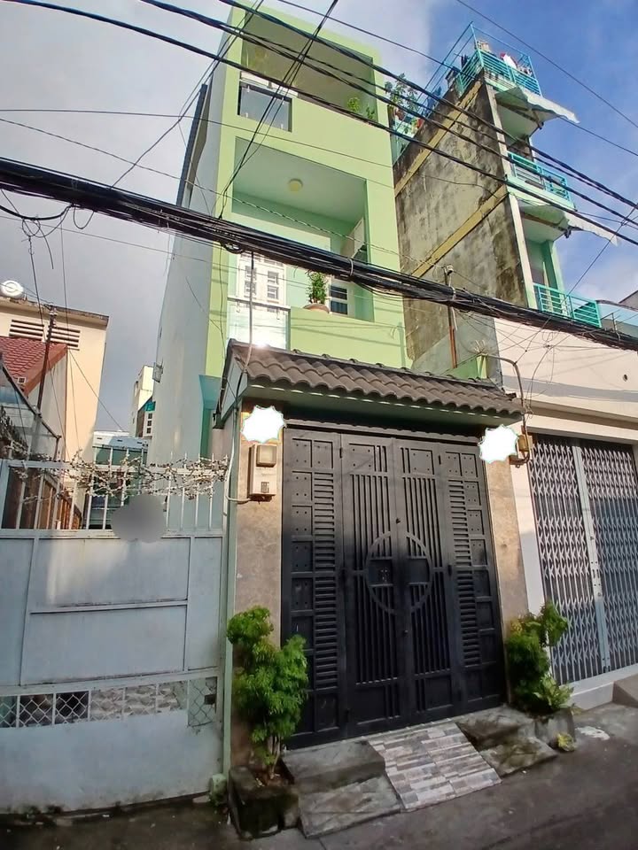 Nhà mới 3 tầng CMT8, Q10 giá 7.99 tỷ - Sẵn sàng vào ở ngay!