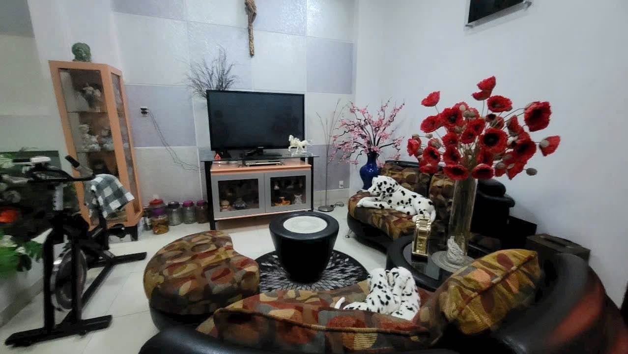 Bán nhà mặt tiền kinh doanh Trần Quý Cáp Nha Trang 100m² giá 17.6 tỷ - Thiết kế hiện đại, sẵn sàng kinh doanh!