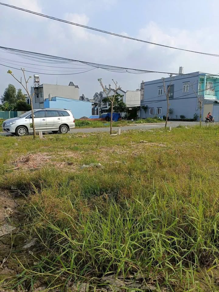 Đất nền Hóc Môn 120m² giá 3.75 tỷ - Sổ hồng riêng, xây dựng tự do!