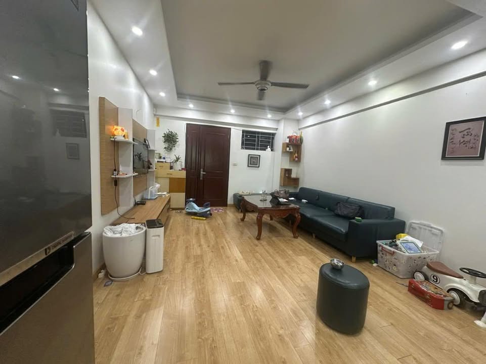 Căn hộ khu đô thị Việt Hưng Long Biên 75m² giá 4 tỷ - Full nội thất, sẵn sàng vào ở!