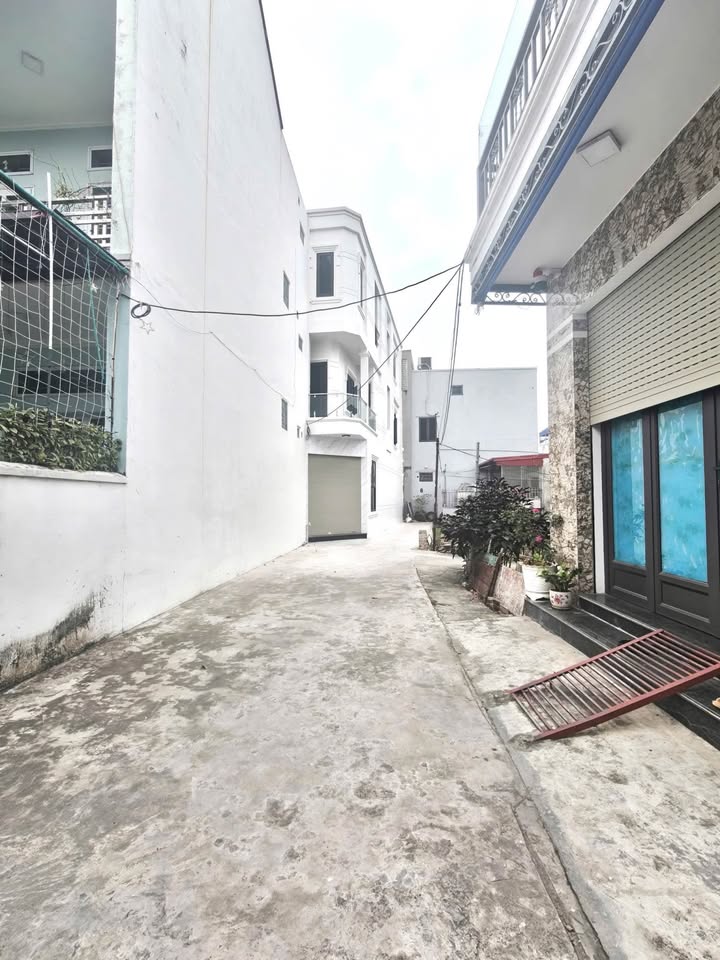 Nhà 3 tầng Đồng Hòa, Kiến An 59m² giá 3 tỷ - Ô tô đỗ cửa, gần trường học!