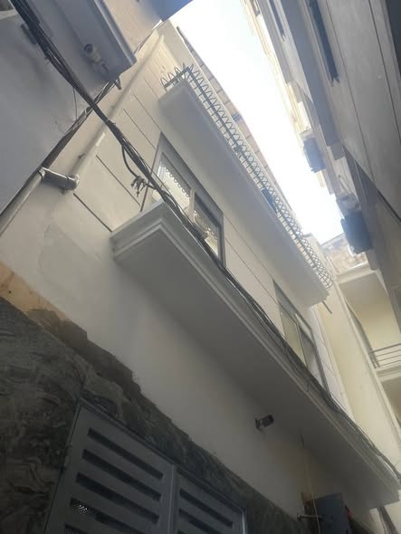 Nhà Phú Thượng 72m² giá 13.65 tỷ - Mặt tiền rộng, tiện ích đầy đủ!