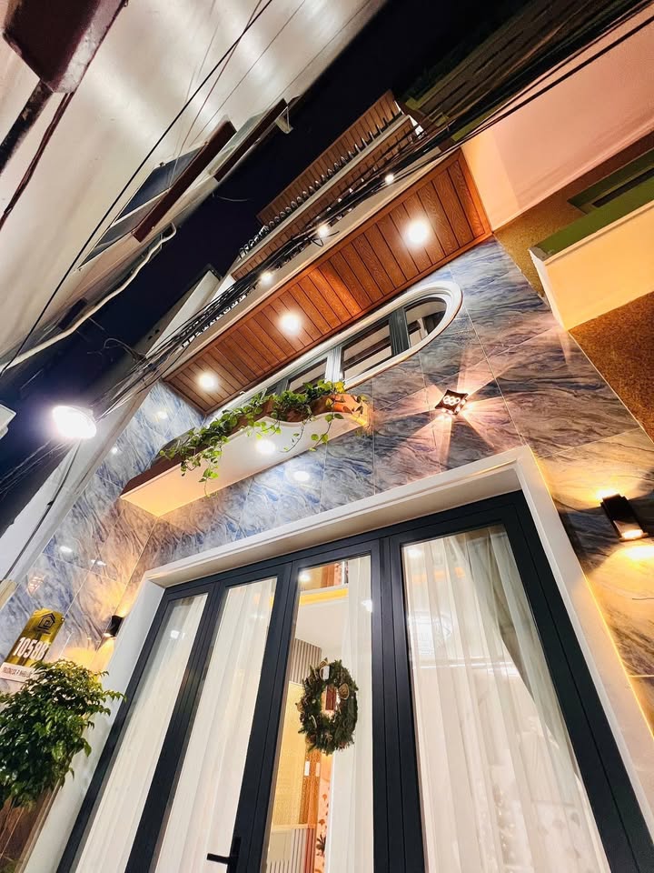 Nhà 4 tầng Trường Sa, Q3 – 32m² giá 6.95 tỷ - Gần mặt tiền chỉ 15m!