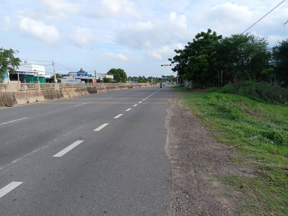 Đất mặt tiền QL1 Thôn 5, xã Hàm Đức, 1650m² giá 4.6 tỷ - Cơ hội đầu tư hấp dẫn!