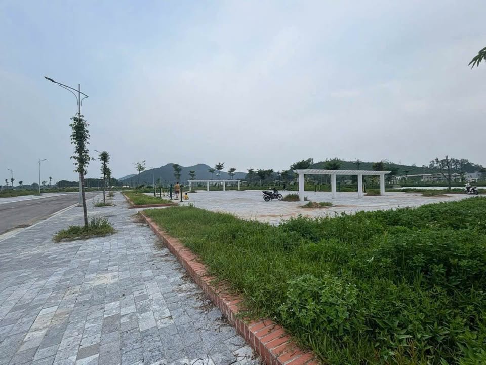 Lô đất đẹp tại phường Đông Sơn, Thanh Hóa 105m² giá 2.35 tỷ - Cơ hội đầu tư lý tưởng!