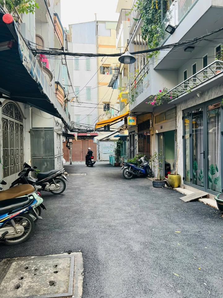 Nhà 4 Tầng Tô Hiến Thành, Quận 10 - 66m², Giá 12 Tỷ - Ô Tô Ngủ Trong Nhà!