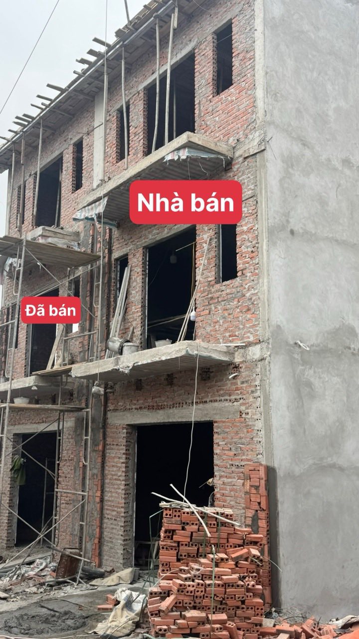 Nhà 3 tầng tại Giếng Đáy, Hạ Long 78m² chỉ 3 tỷ - Ô tô đỗ cửa, vào ở ngay trước Tết!