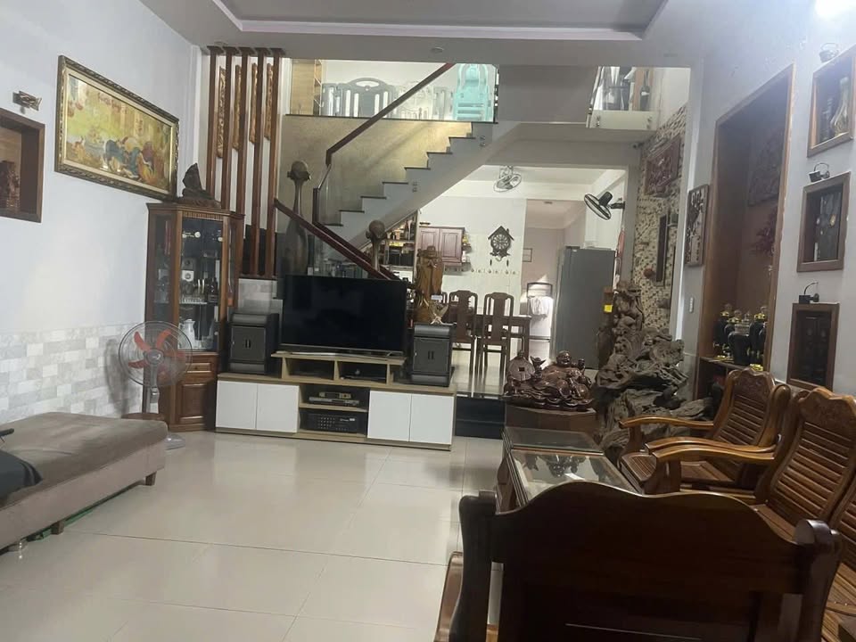 Nhà 2 tầng mặt tiền Tô Hiệu, 208m², giá 16.5 tỷ - Cơ hội kinh doanh tuyệt vời!