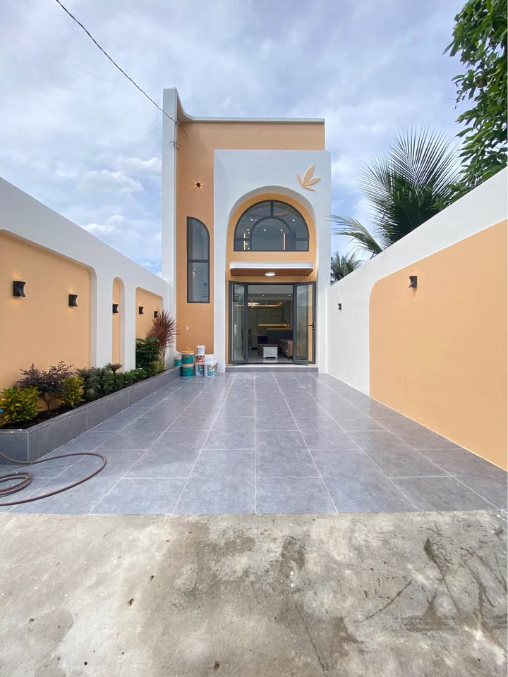 Nhà mới hoàn thiện tại Đạo Thạnh, Mỹ Tho 153m² giá 2.46 tỷ - Gần quảng trường thuận tiện!