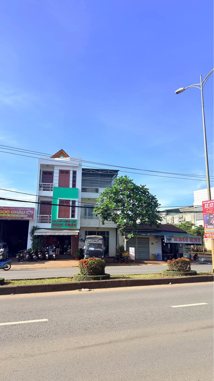 Cho thuê mặt tiền kinh doanh 143 Nguyễn Chí Thanh, Buôn Ma Thuột - Mặt tiền đẹp, phù hợp mọi ngành nghề!