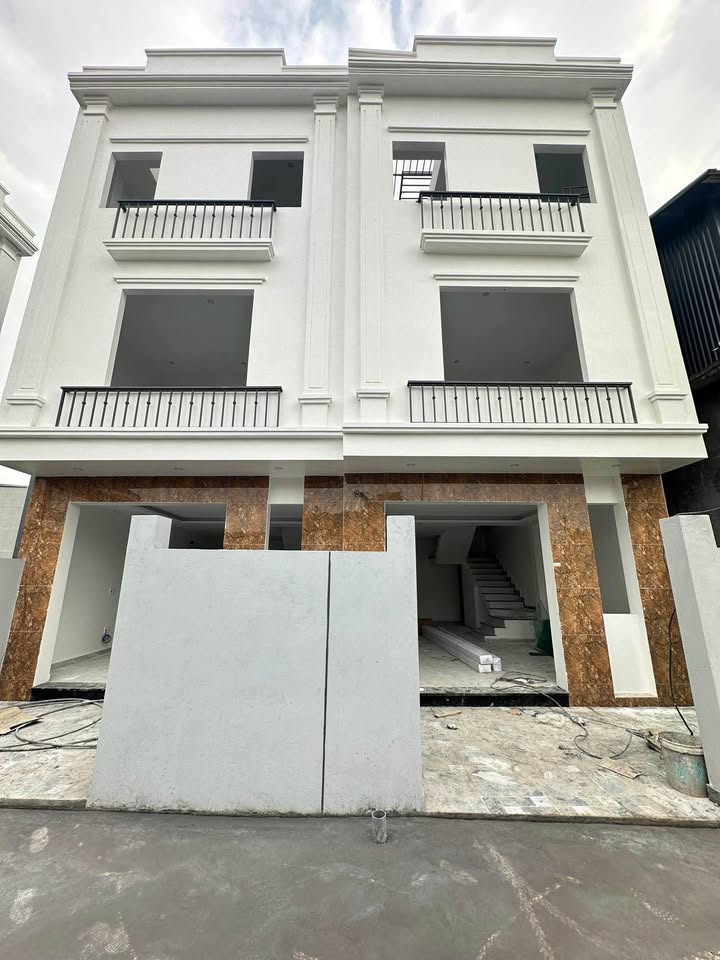 Nhà 3 tầng Hồng Thái, An Dương 50m² giá 1.9 tỷ - Độc lập, thoáng mát!