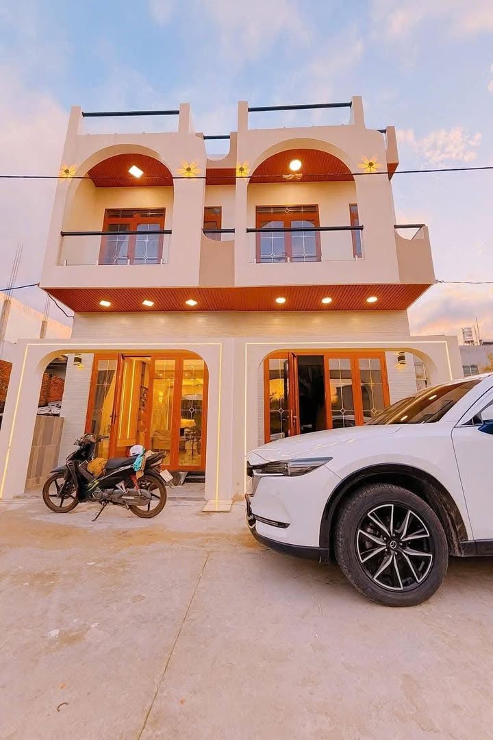 Nhà 1 Trệt 1 Lầu Hẻm 388Z Nguyễn Văn Cừ 64m² giá 3.99 tỷ - Ô tô tới nhà!