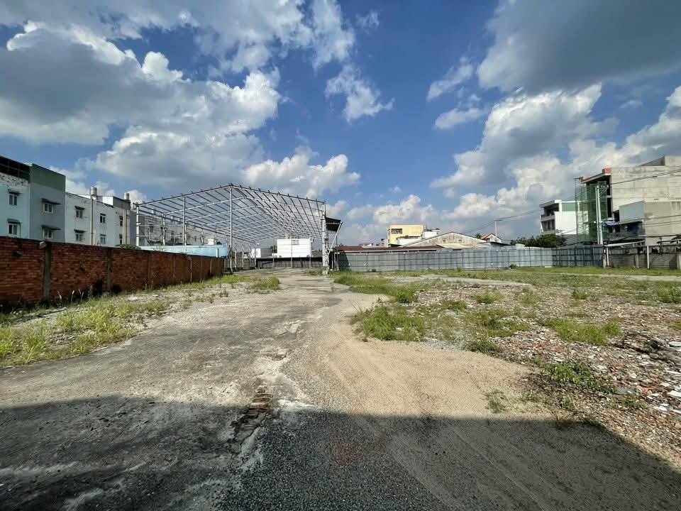 Bán đất 2 mặt tiền đường Quốc lộ 13, Thủ Đức, 5000m² - Đầu tư sinh lời bền vững!