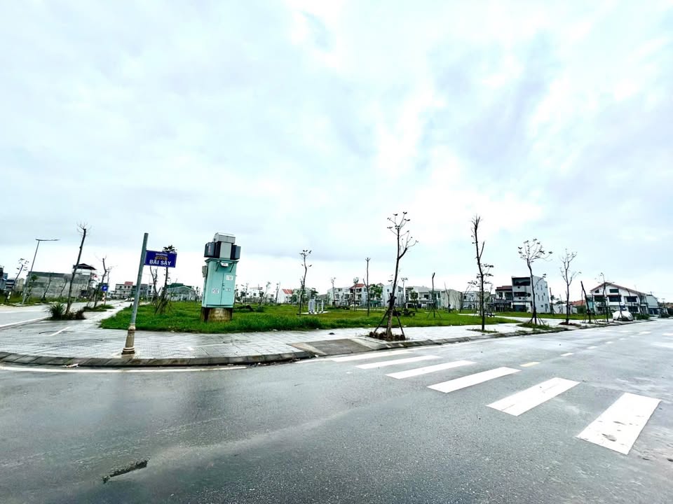 Đất 2 mặt tiền đường Bãi Sậy, Hương Sơ, 149.5m² giá chỉ 3.15 tỷ - Cơ hội đầu tư tuyệt vời!