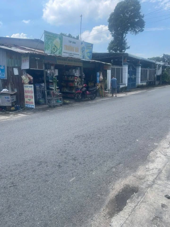 Nhà phố mặt tiền DX 075 Định Hòa 185m² giá 4 tỷ - Vị trí kinh doanh đắc địa!