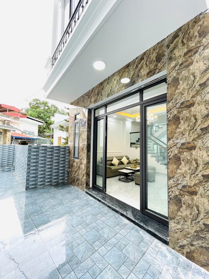 Nhà 3 tầng mới xây tại Lạch Tray, Ngô Quyền - 48m² giá 3.39 tỷ - Tiện ích vô vàn!