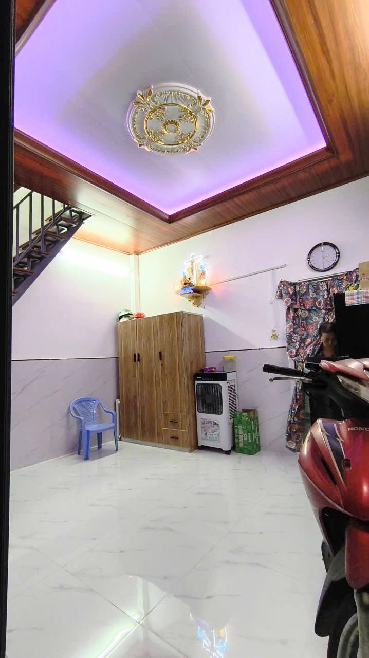 Bán nhà 3 tầng hẻm Đoàn Văn Bơ, Quận 4, 56m² giá 2.25 tỷ - Cơ hội sở hữu nhà đẹp!