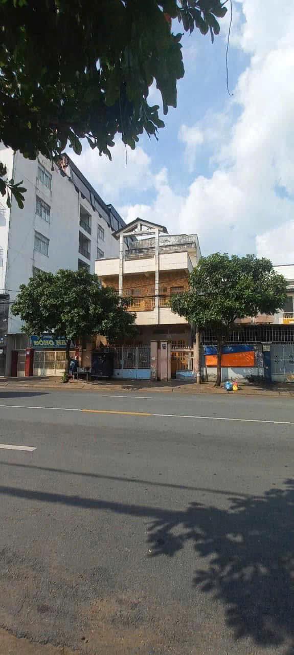 Nhà mặt tiền đường CMT8, Biên Hoà 256m² giá 28 tỷ - Đầu tư sinh lời ngay!