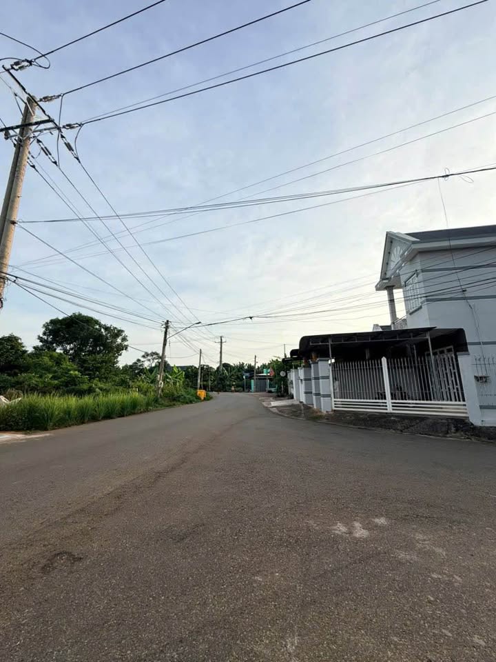 Nhà 2 tầng Hòa Long 228m² giá 4 tỷ - Chính chủ bán gấp!