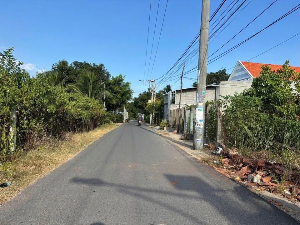 Đất Vạn Ninh 250m² giá chỉ 1 tỷ - Gần biển, vị trí đắc địa!