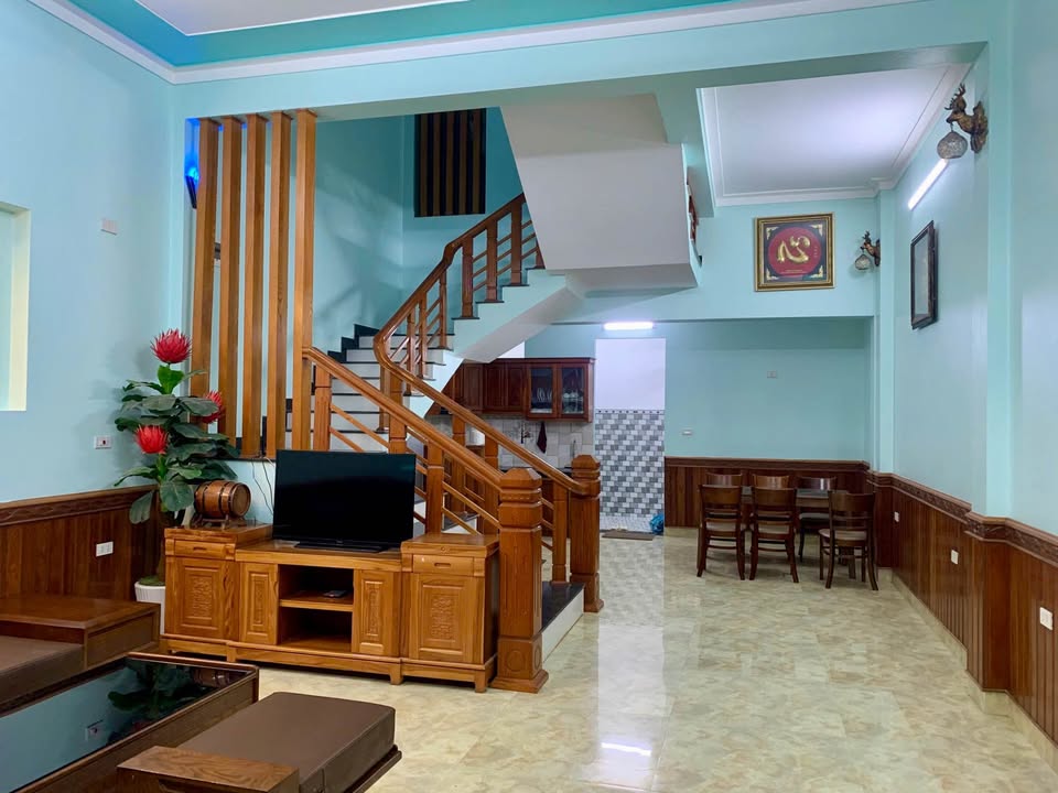 Nhà 3 tầng Quảng Thành 100m² giá 4 tỷ - Gần AEON Mall, sẵn sàng ở ngay!