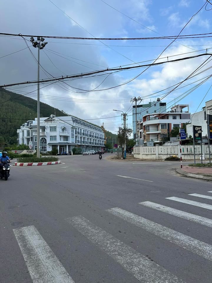 Bán nhà mặt tiền đường Chế Lan Viên, Phường Ghềnh Ráng 85m² - Kinh doanh thuận lợi!