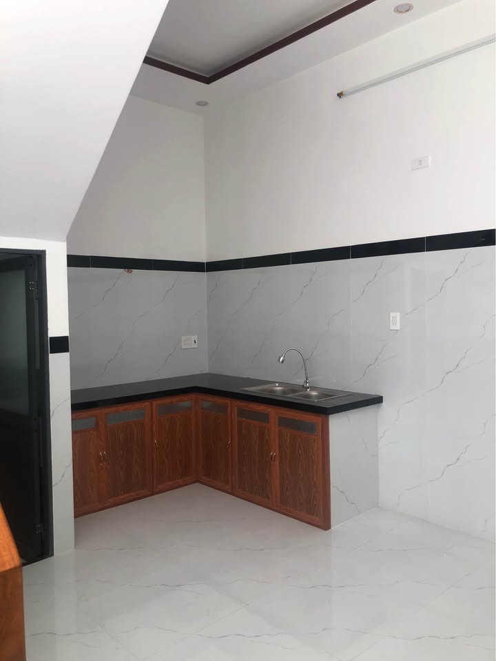 Nhà riêng 2 tầng tại Lê Hồng Phong, Quy Nhơn 41.5m² giá 2 tỷ - Sổ hồng chính chủ!