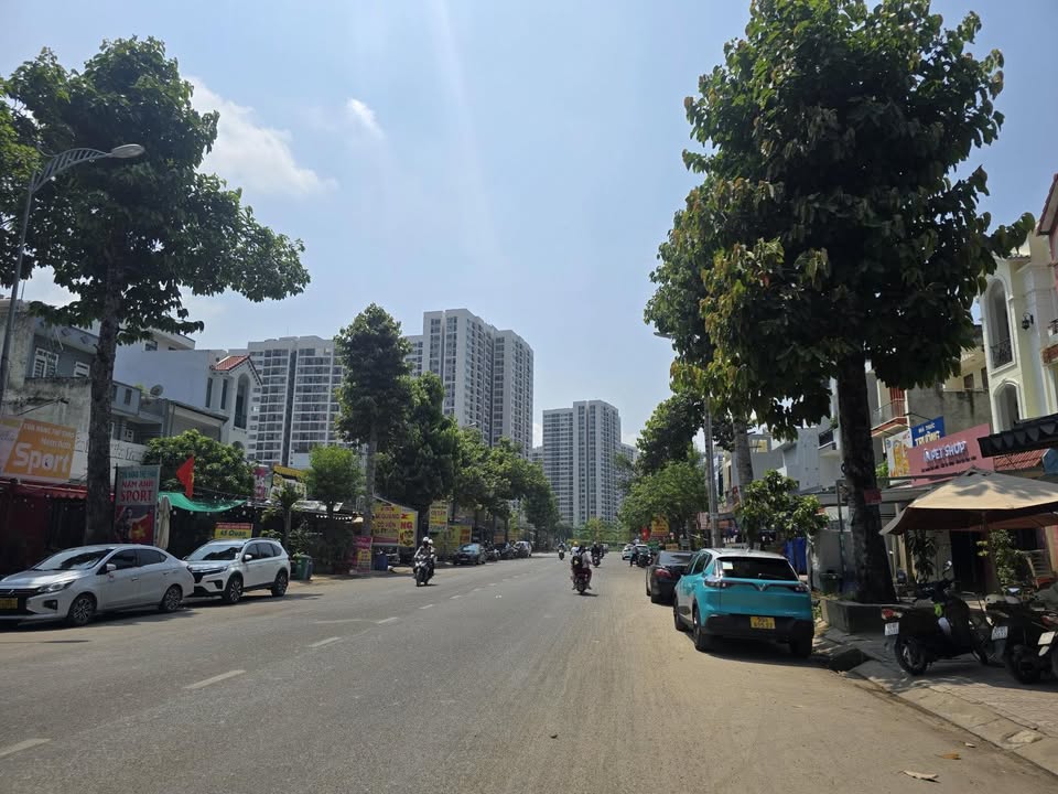 Đất nền biệt thự Phước Thiện Q9 140m² giá 11.6 tỷ - Đầu tư sinh lời cao!