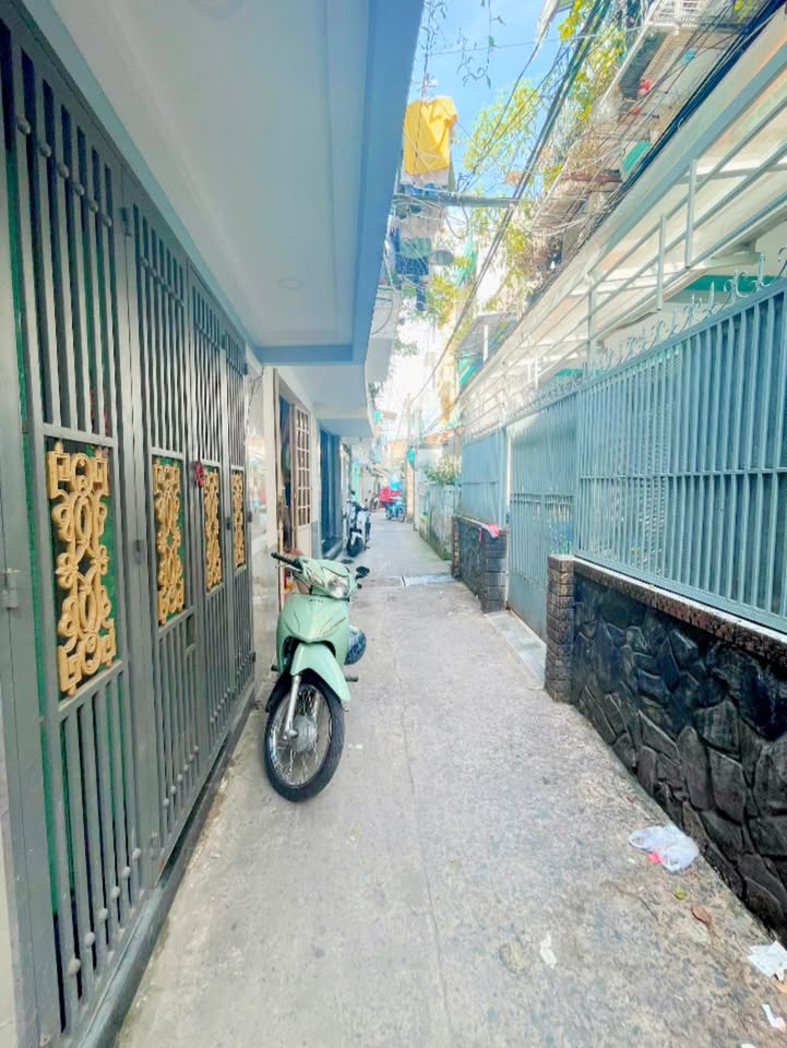 Nhà 2 tầng mới 100% tại phường 16, quận 4 giá 2.499 tỷ - Chính chủ bán gấp!