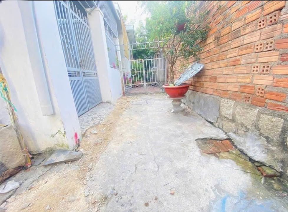 Đất nền Vĩnh Hải Nha Trang 67.7m² giá 2.4 tỷ - Đối diện chợ, cách biển 1km!