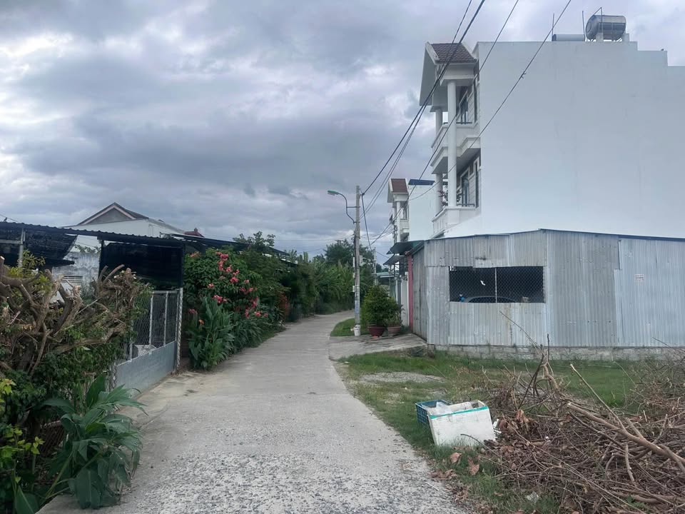 Bán đất đường D30 Vĩnh Hiệp 87.2m² giá 2.72 tỷ - Đường thông ô tô 2 mặt tiền!
