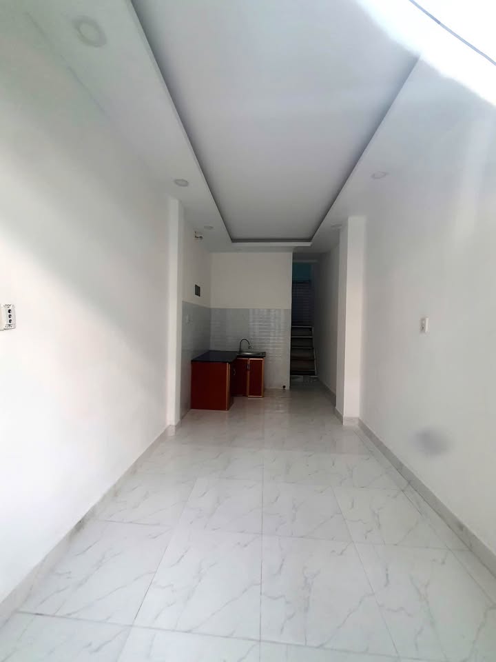 Nhà 2 Tầng Hẻm Đường Dã Tượng Vĩnh Nguyên 43.7m² giá 4.8 tỷ - Sổ đỏ chính chủ, cách biển chỉ 300m!