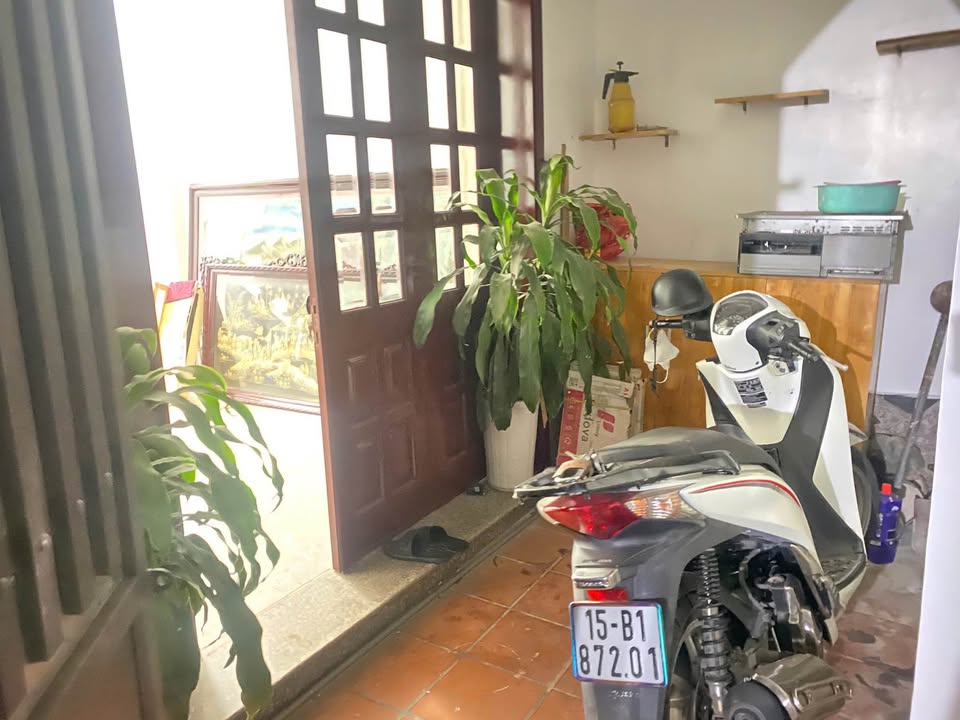 Nhà 3 tầng độc lập tại Ngô Quyền, Hải Phòng - Giá chỉ 2.65 tỷ, sẵn sàng ở ngay!