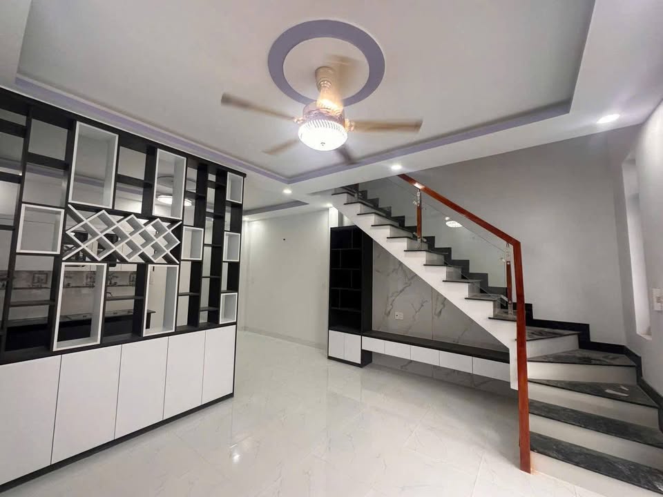 Nhà lầu trệt Thới Hòa 100m² giá 2.3 tỷ - Tặng nội thất sang trọng!