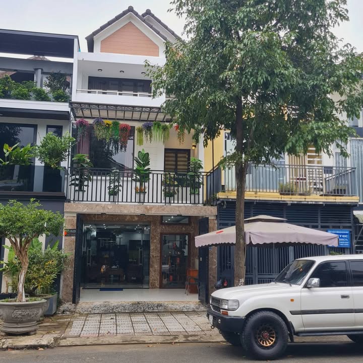 Nhà 3 tầng đường 20,5m, phường Cẩm Thành, giá 4 tỷ - Kinh doanh sầm uất!