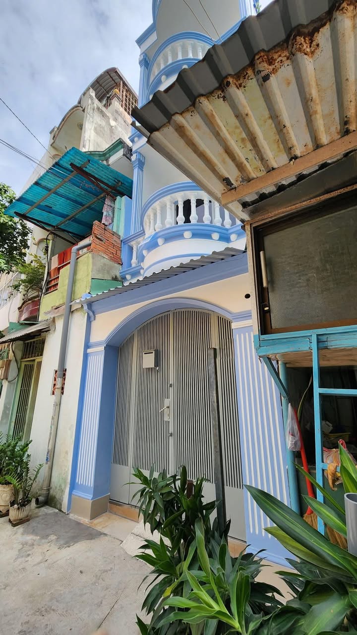 Nhà thuê hẻm xe hơi Cách Mạng Tháng 8 Quận 10 36m² giá 17 triệu - Tiện kinh doanh!