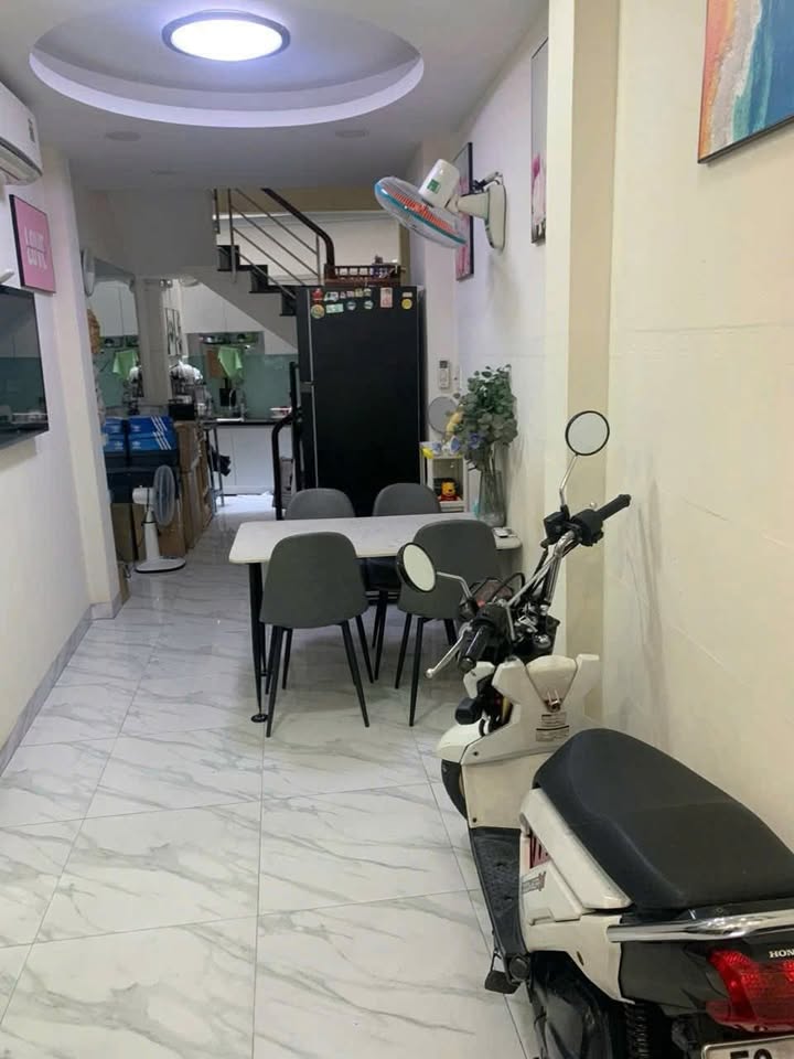 Nhà thuê đẹp Bùi Thị Xuân Quận 1, 4 tầng, 3 phòng ngủ - Full nội thất chỉ 15 triệu!