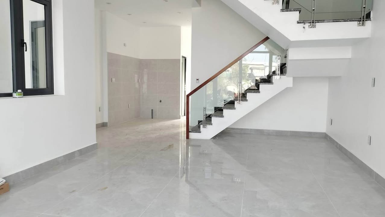 Nhà 2 tầng khu phố 9, Thanh Sơn, Uông Bí 96m² giá chỉ 2.1 tỷ - Thiết kế hiện đại, vị trí đẹp!