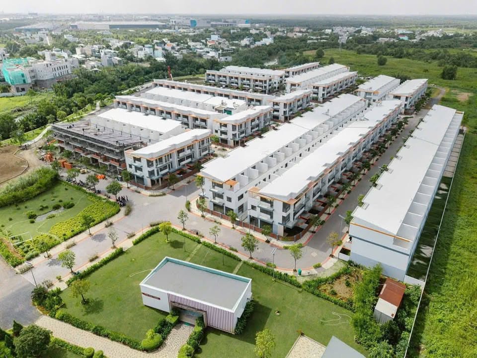 Nhà phố Elite Life Cần Giuộc 211m² giá 1.1 tỷ - Sẵn sàng sở hữu ngay!