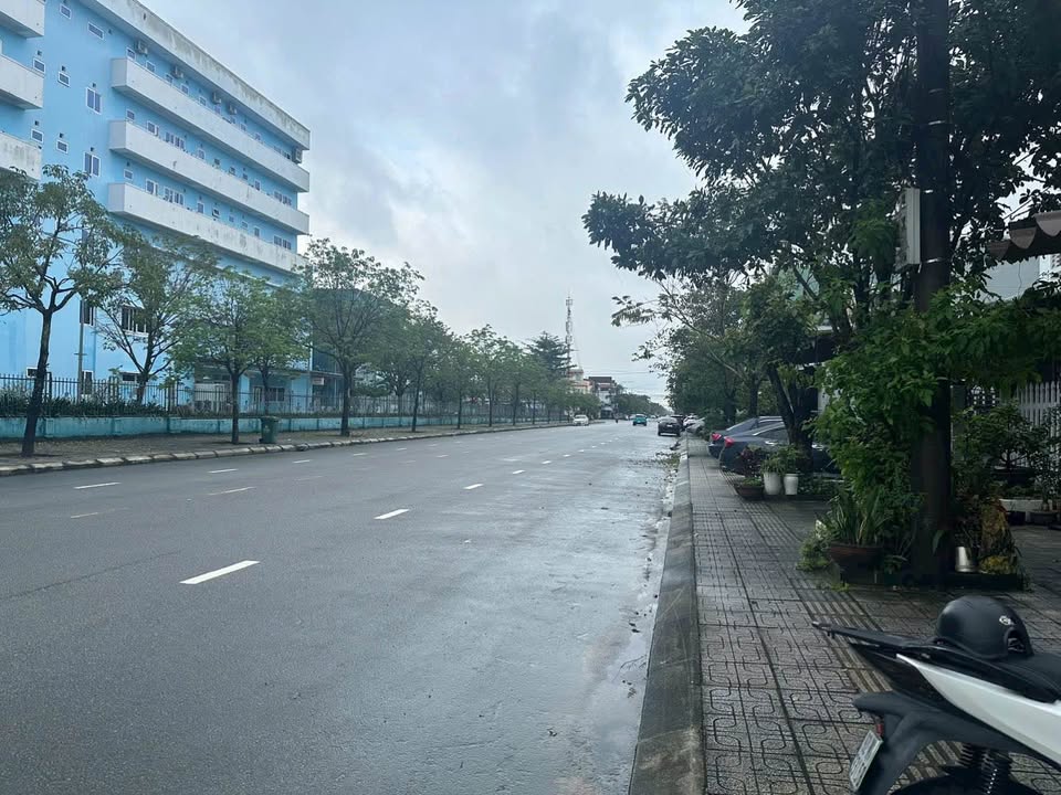 Nhà 2 tầng mặt tiền Trần Quý Cáp, TP Tam Kỳ 121m² giá 3.3 tỷ - Kinh doanh tuyệt vời!