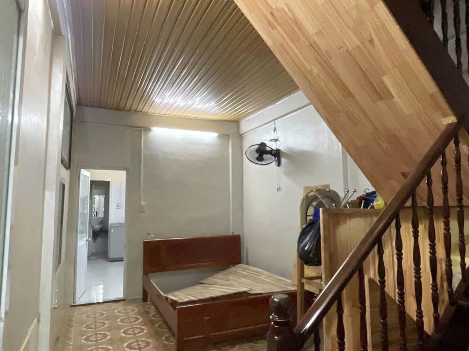 Nhà 2 Tầng Hoàng Diệu, 76m² chỉ 1.9 tỷ - Giao thông thuận tiện!