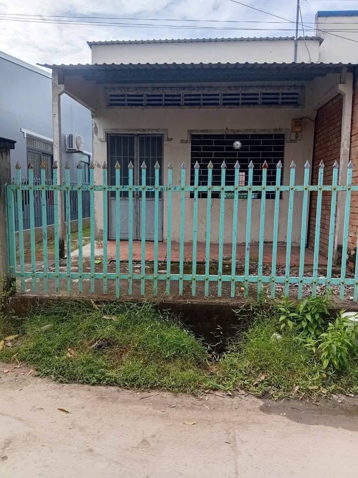 Nhà và đất xã Tân Thạnh, Hồng Ngự, 108m² giá chỉ 450 triệu - Đầu tư sinh lời ngay!