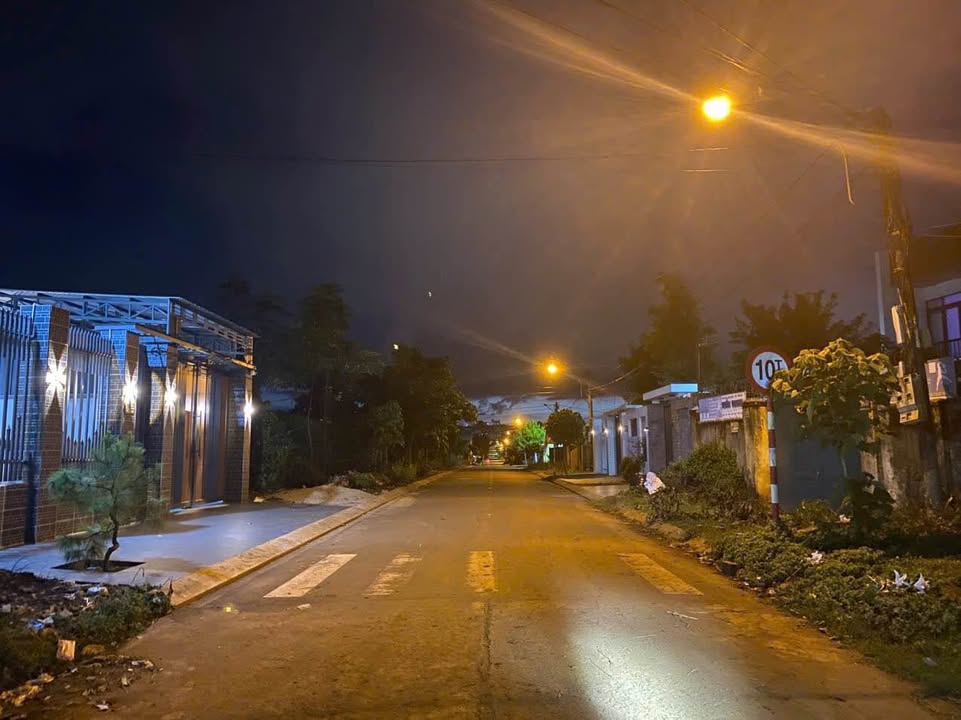 Bán gấp FrontHouse mặt tiền Đặng Trần Côn, Pleiku 270m² giá 1.7 tỷ - Tiềm năng phát triển cao!