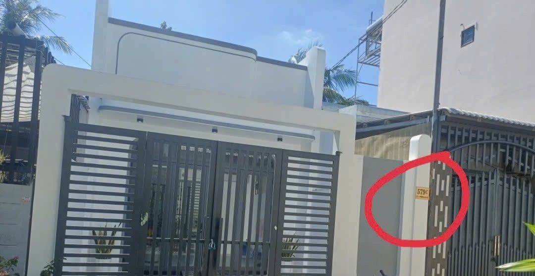 Nhà phố An Hội Bến Tre 86m² giá 1.19 tỷ - Sân để xe hơi trong nhà!