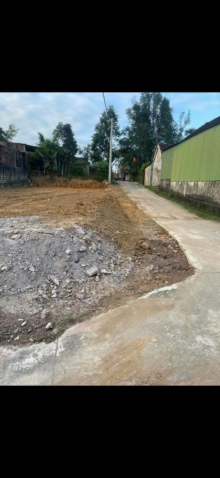 Đất 2 mặt tiền xóm 4, xã Phú Phong, 250m² giá 1.4 tỷ - Cơ hội đầu tư hiếm có!