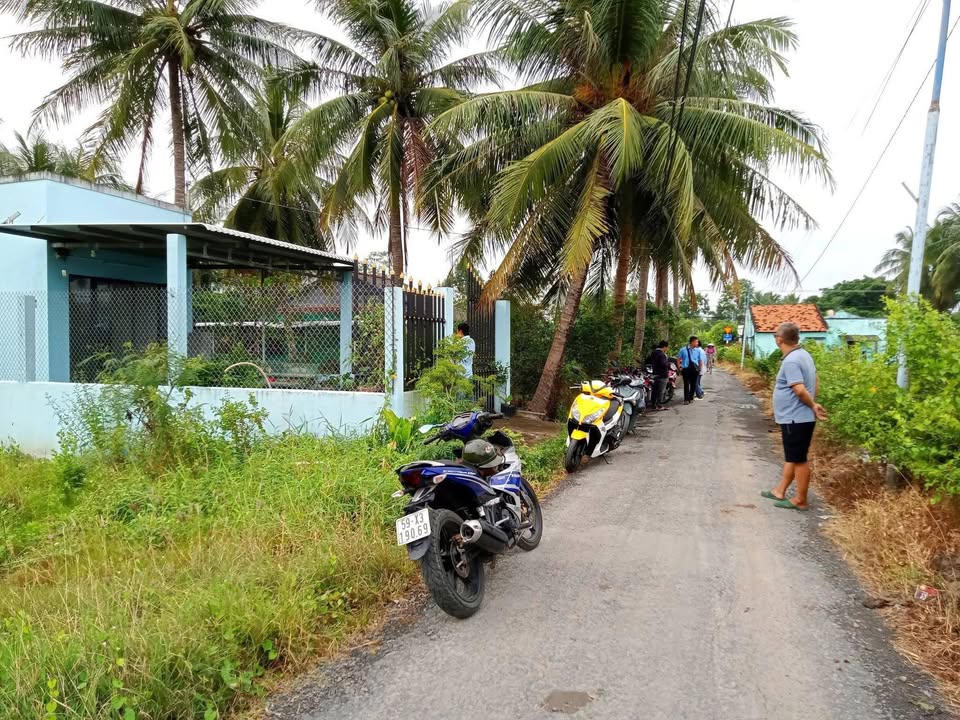 Nhà mặt tiền đường nhựa Hưng Hòa, Gò Công Tây 137m² - Mới, giá chỉ 1.15 tỷ!