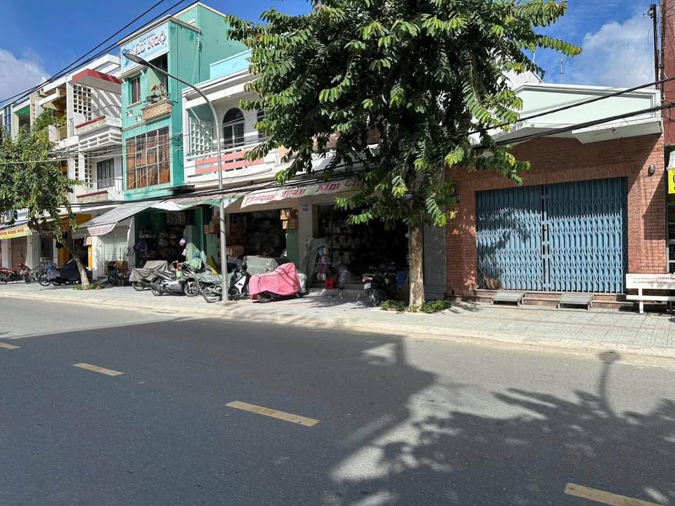 Nhà mặt tiền Trần Hưng Đạo, Mỹ Tho, Tiền Giang - Diện tích 178.6m², giá 9 tỷ - Kinh doanh thuận lợi!