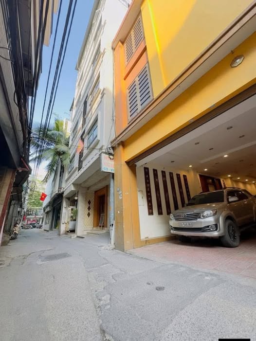 Khách sạn 7 tầng ở Thái Hà, Đống Đa - 120m² giá 70 tỷ, doanh thu 400 triệu/tháng!