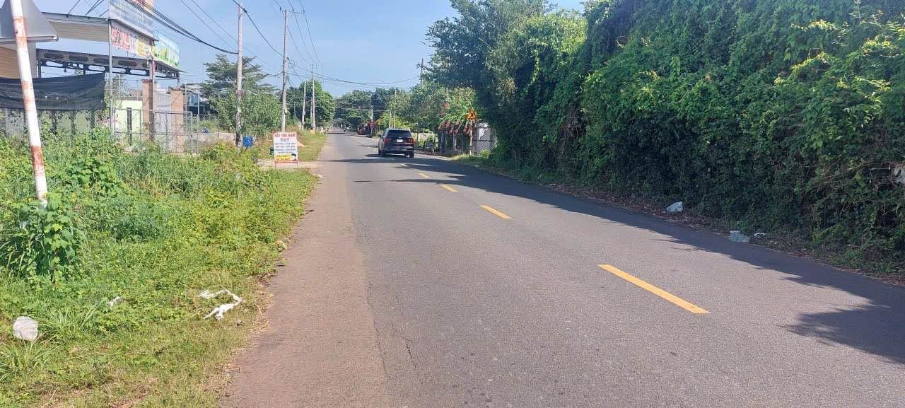 Đất lô góc 2 mặt tiền Hương Lộ 8, Long Phước, 168m² giá 2.75 tỷ - Kinh doanh thuận lợi!