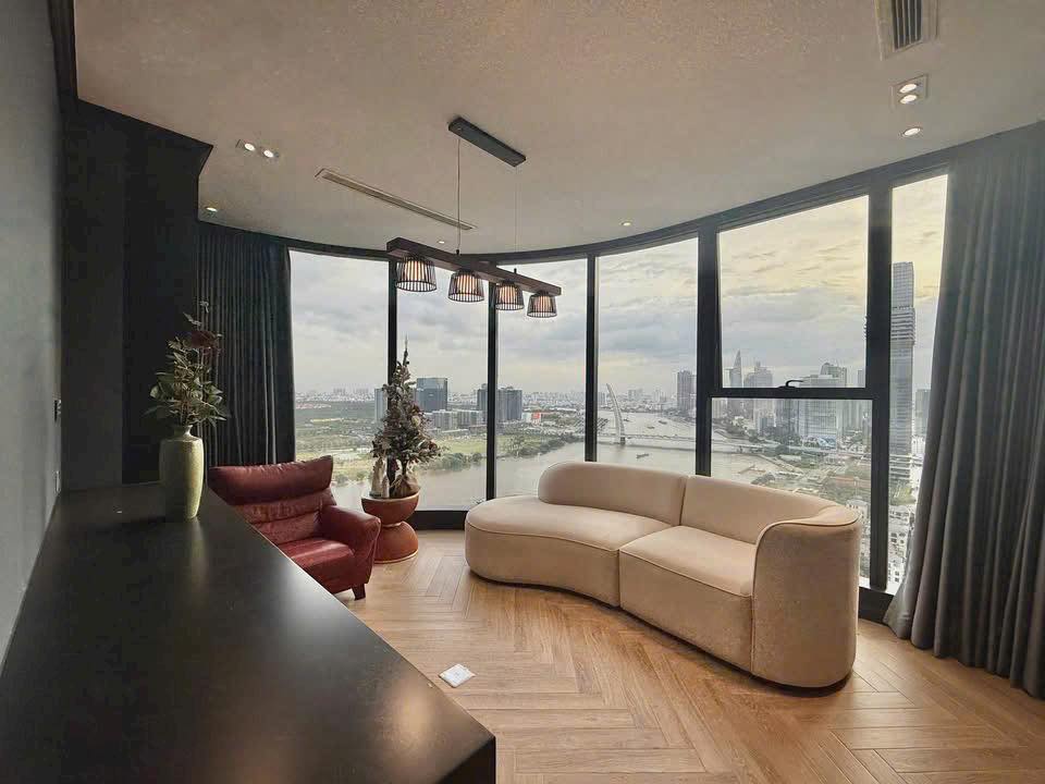 Căn hộ Vinhomes Golden River - Ba Son 121m² giá 50 tỷ - Thiết kế độc bản và tầm nhìn tuyệt đẹp!